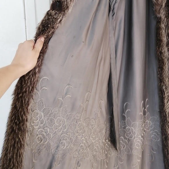 Vintage Fur Coat - Picture 8 of 11